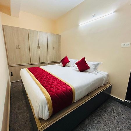 Y Stay Homestay Тирупати Екстериор снимка