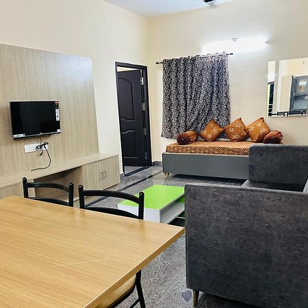 Y Stay Homestay Тирупати Екстериор снимка