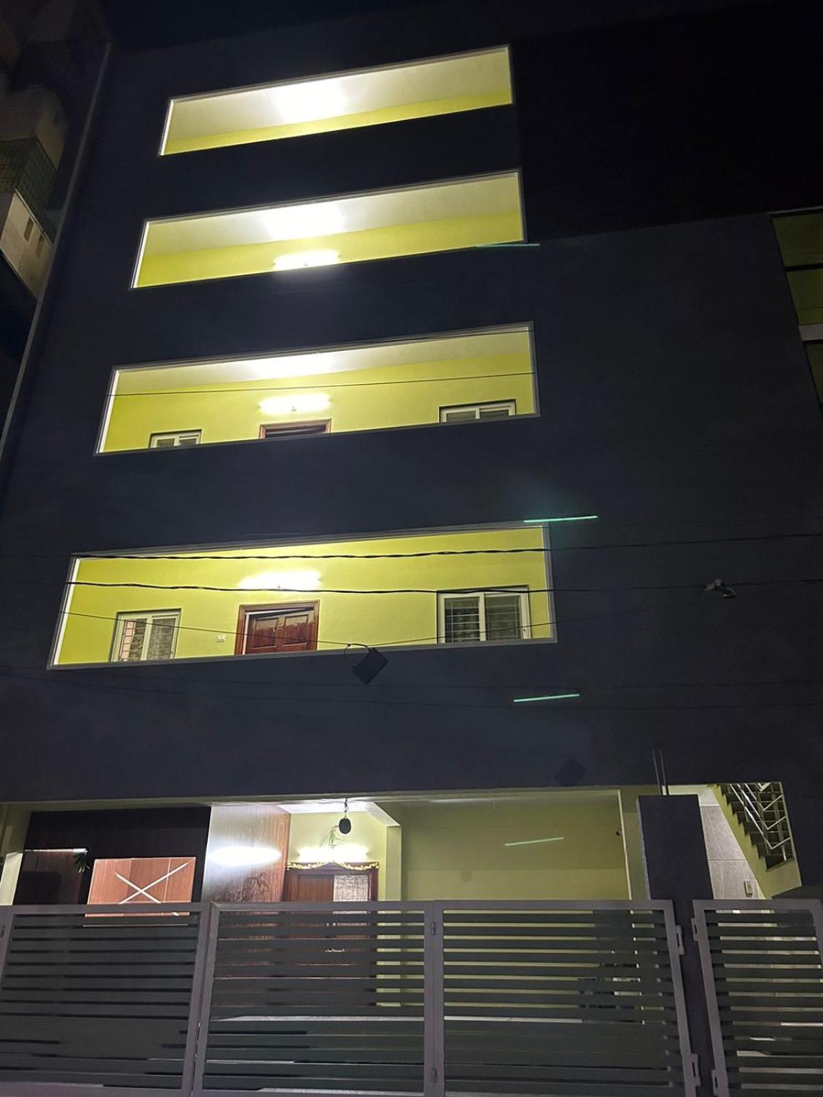 Y Stay Homestay Тирупати Екстериор снимка