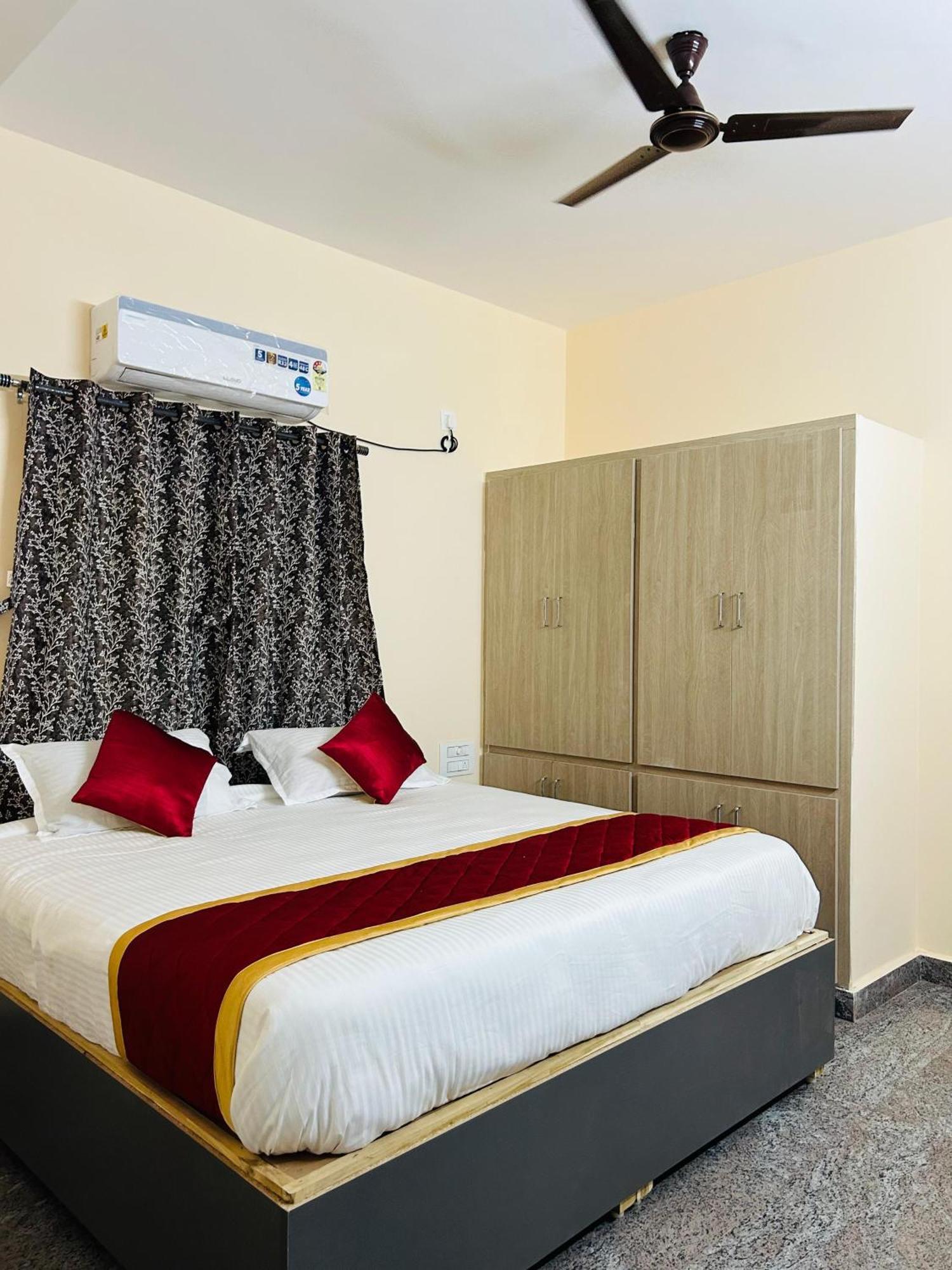 Y Stay Homestay Тирупати Екстериор снимка